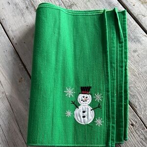 Green Holiday Snowman Embroidered fabric placemats